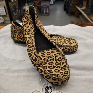 New/unworn animal print Areosoles size 10 loafers slip-ons cowhide?